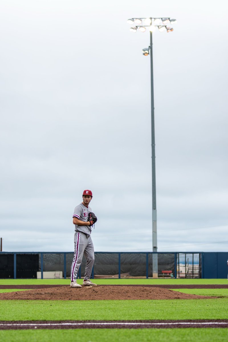 ElonBaseball's tweet photo. Phoenix vs. Flames. 

#PhoenixRising | #GoldStandard https://t.co/nR4NFYT2FM