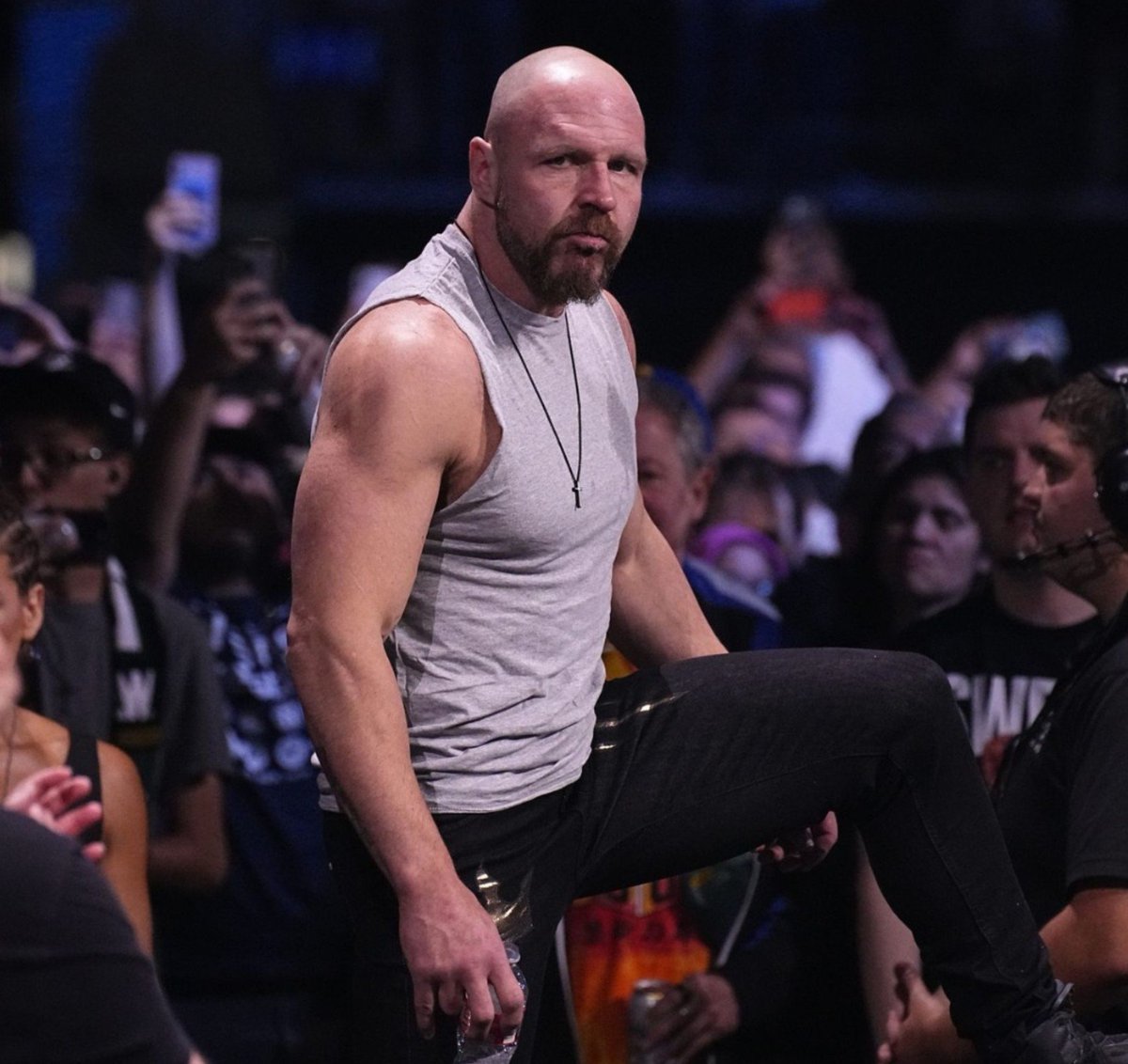 AllEliteLuke's tweet photo. I really hope someone has checked on Jon Moxley this week. He has put on a strong face and held everyone together ❤️.

The Ace of the locker room. https://t.co/Xc4kLtElF8