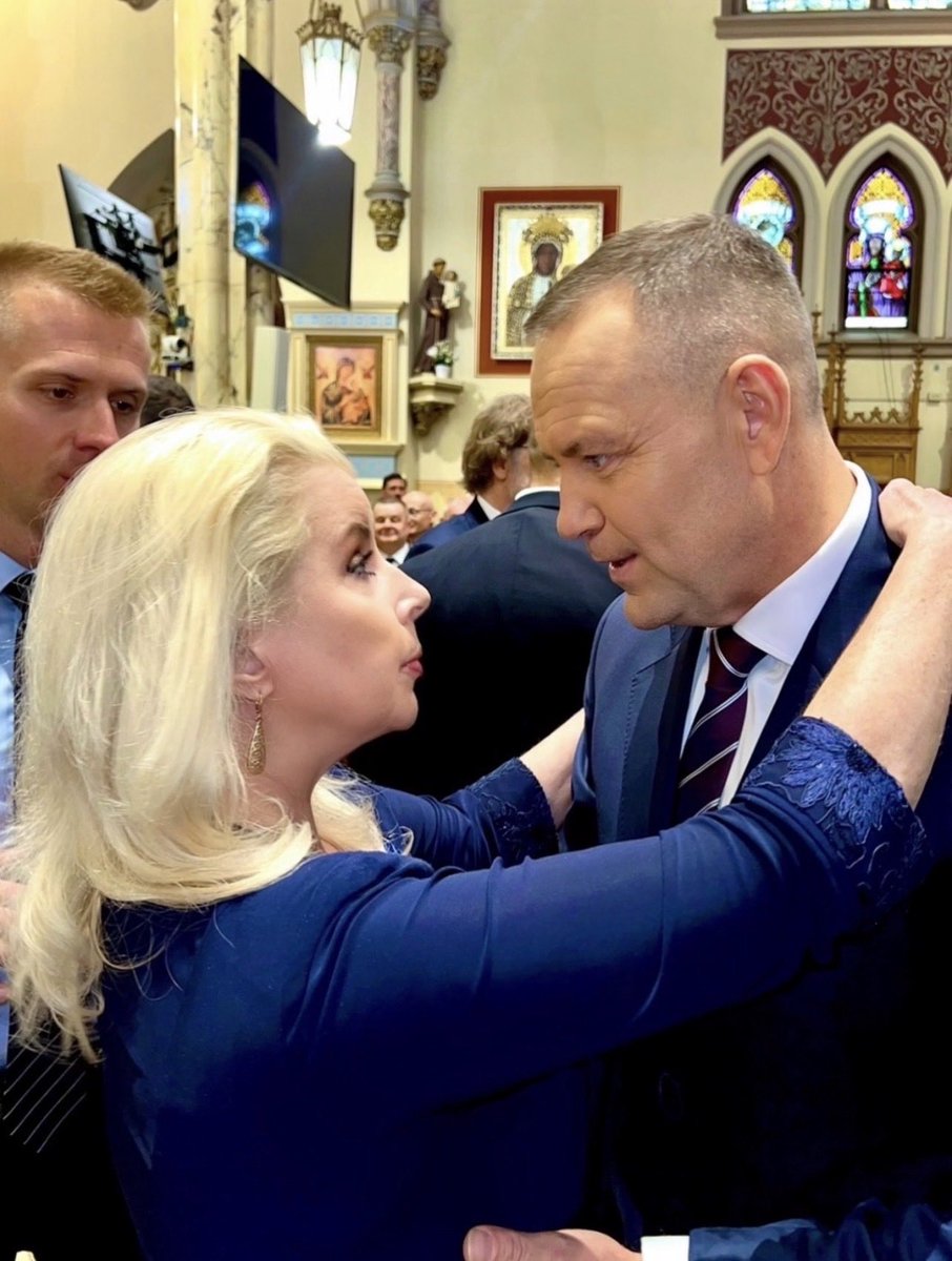 RitaCosby's tweet photo. Beautiful to see #Poland's great President Karol Nawrocki during his recent visit to #NYC #Polonia #UNGA. @NawrockiKn https://t.co/1Vhx0bO5MJ