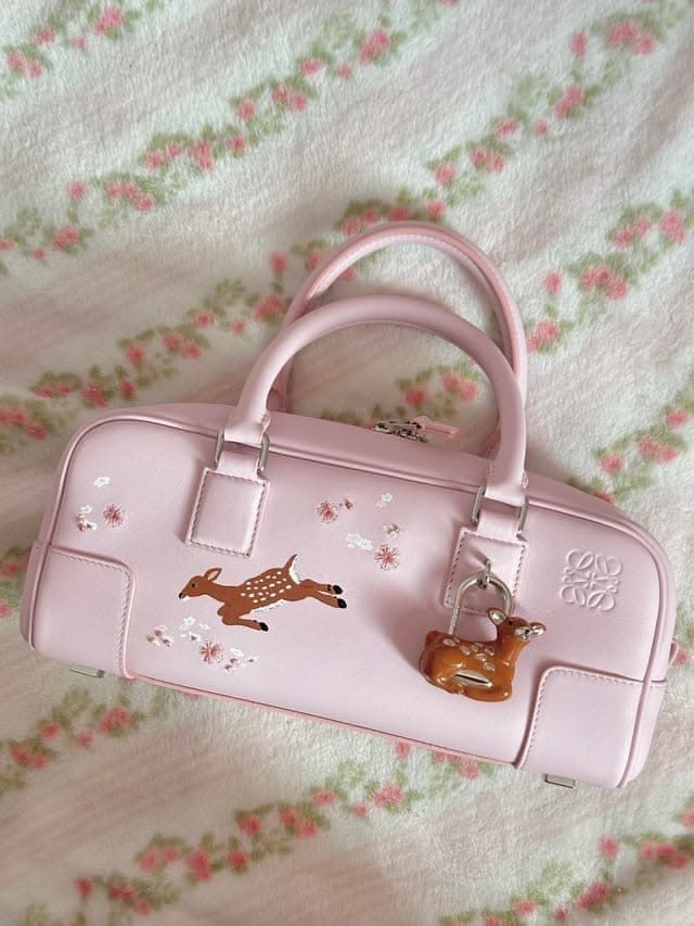 insperarise's tweet photo. fawn mini bag 🦌 https://t.co/wEDTx1aYGd