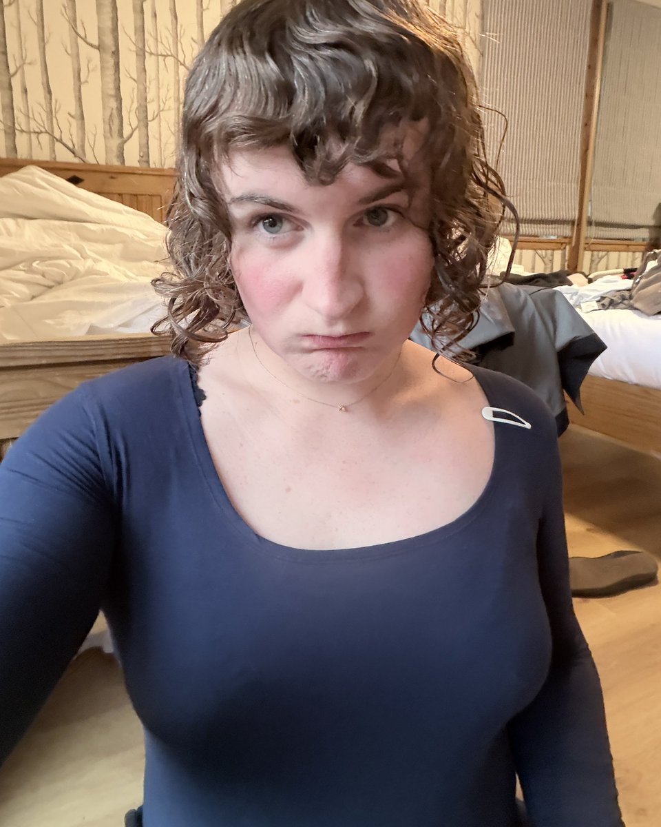 bgettingthere's tweet photo. Getting ready, butterfly clip https://t.co/LNF2gMkzUb