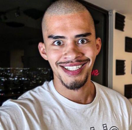ClipfarmClips's tweet photo. Sneako hasn’t streamed in over a WEEK rumour has it he flew to Pakistan to fix his BOT FARM 😳 https://t.co/tEtDCD8tWt