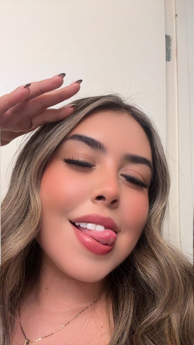 jennnnnyyy__'s tweet photo. ✨ https://t.co/mXaGQ6ew8U