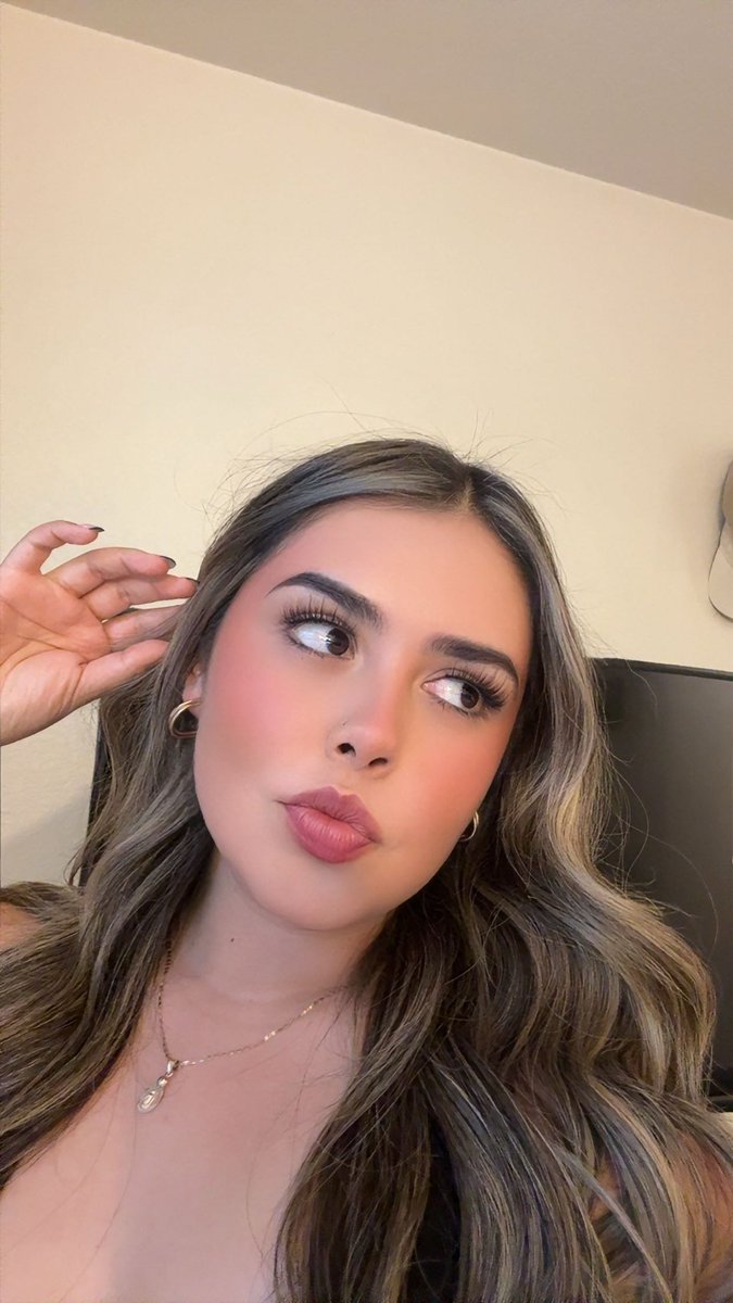 jennnnnyyy__'s tweet photo. ✨ https://t.co/mXaGQ6ew8U
