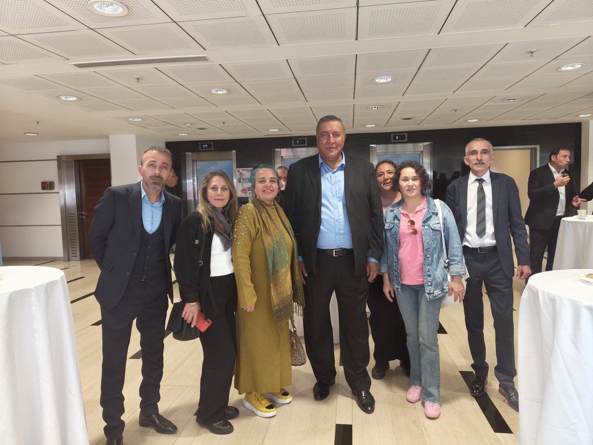 Bursacssmderneg's tweet photo. Cumhuriyet Halk Partisi Kapılarını Sonuna Kadar Bizlere Açtı 
Teşekkürler Sayın @kilicdarogluk 
@fethigurer 
Sizlerin Desteği ile Kazanacağız Çünkü Bizler Haklıyız 
@orhansaribalchp
@brahimelikkaya8
Stajyer Çırak Ankara'da 
#MuhalefetYasaDediCumhurDuyBuSesi https://t.co/FMMH3so6mM