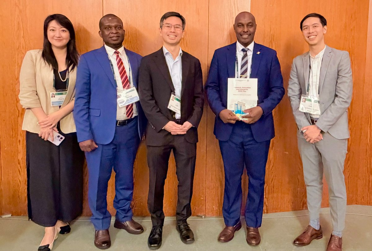 nrmwesternug's tweet photo. While in Kyoto, Japan, Hon. Eng. Jonard Asiimwe Akiiki, has held an engagement with Mr. John Lim, CEO of the National Research Foundation, Singapore, to explore opportunities for strategic partnership and technical cooperation.

#KyotoJapan #EngJonard https://t.co/UasJnBCPeR