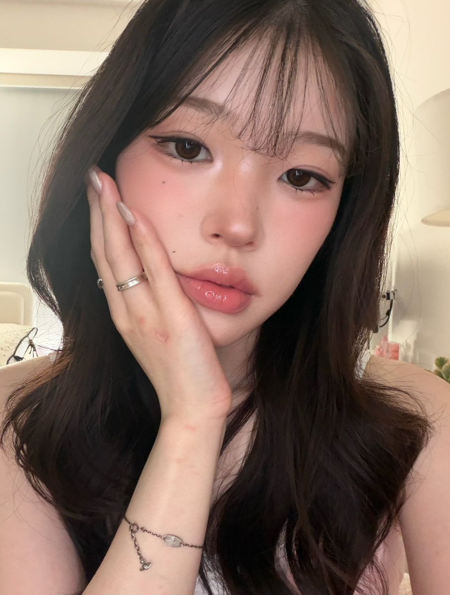 tirameosuu's tweet photo. bleh https://t.co/FOEtDuMQHd