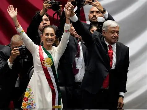 J4feT_25's tweet photo. Que el mundo tome nota de como la izquierda gana elecciones, las arrasa, aplasta a la ultraderecha y asegura un proyecto de nación.

Gigantes @lopezobrador_ y @Claudiashein.

México será ejemplo y pasará a la historia como el epicentro del progresismo y la resistencia a EE.UU. https://t.co/61E6mbSjAE