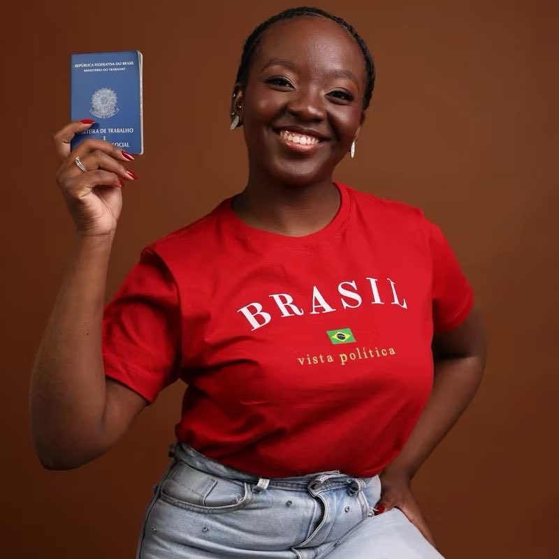 plusmusicx's tweet photo. Ana Elisa (PT) se torna a mais jovem da história a se tornar Deputada Federal por Minas Gerais, com apenas 21 anos. https://t.co/6iujwOiKvi