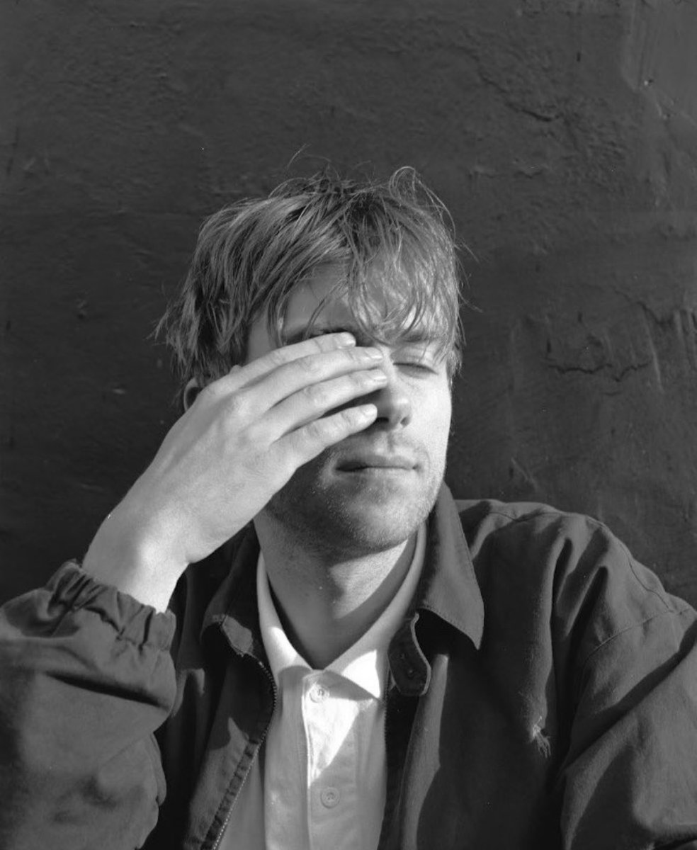 prettygirlwhy's tweet photo. spreading the damon albarn agenda a few pictures at a time https://t.co/YXbAIhy5Gx