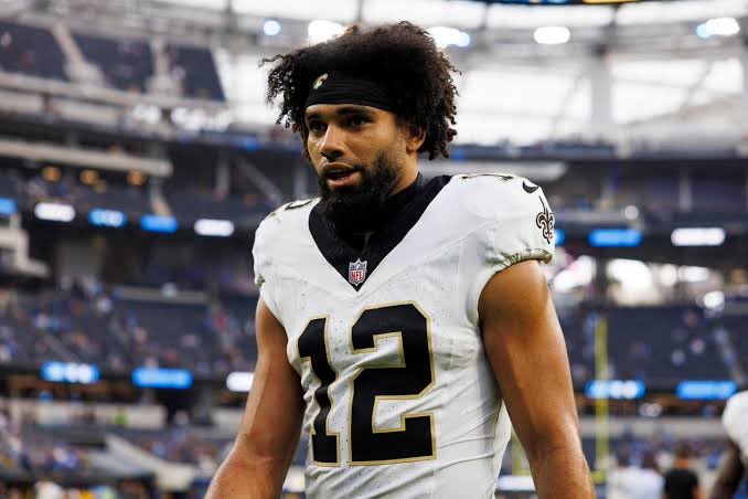 mossolave's tweet photo. Why is Justin Jefferson still praised? It’s not 2022 anymore
Simply look at the stats.

Jefferson- 13 REC, 179 YDS, 2 TDS

Olave- 27 REC, 375 YDS, 3 TDS

Now tell me again who’s your goat? https://t.co/Qrk18jFtWp