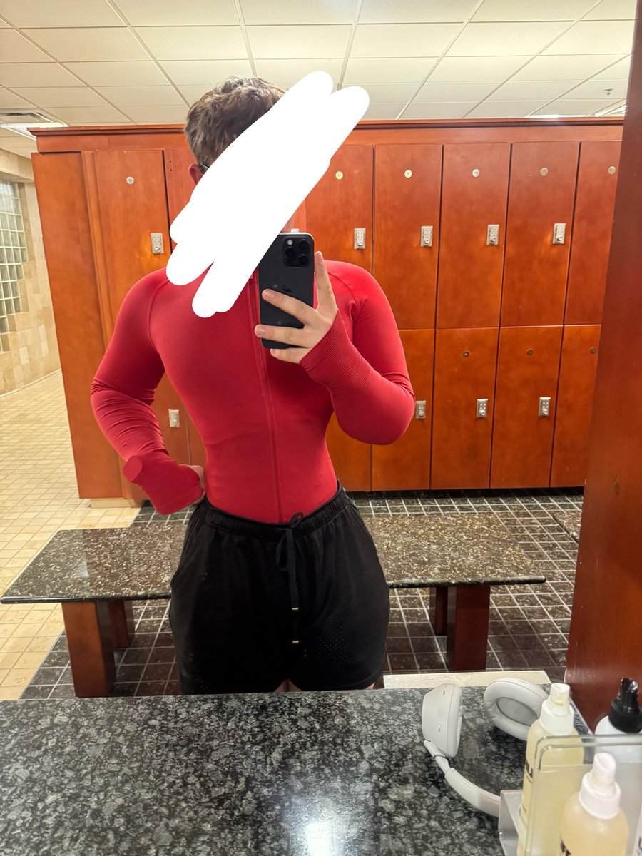 Shiningggmooon's tweet photo. I love this matching fit 😛 https://t.co/D9EemPeoPk