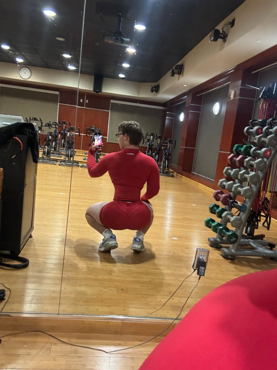 Shiningggmooon's tweet photo. I love this matching fit 😛 https://t.co/D9EemPeoPk