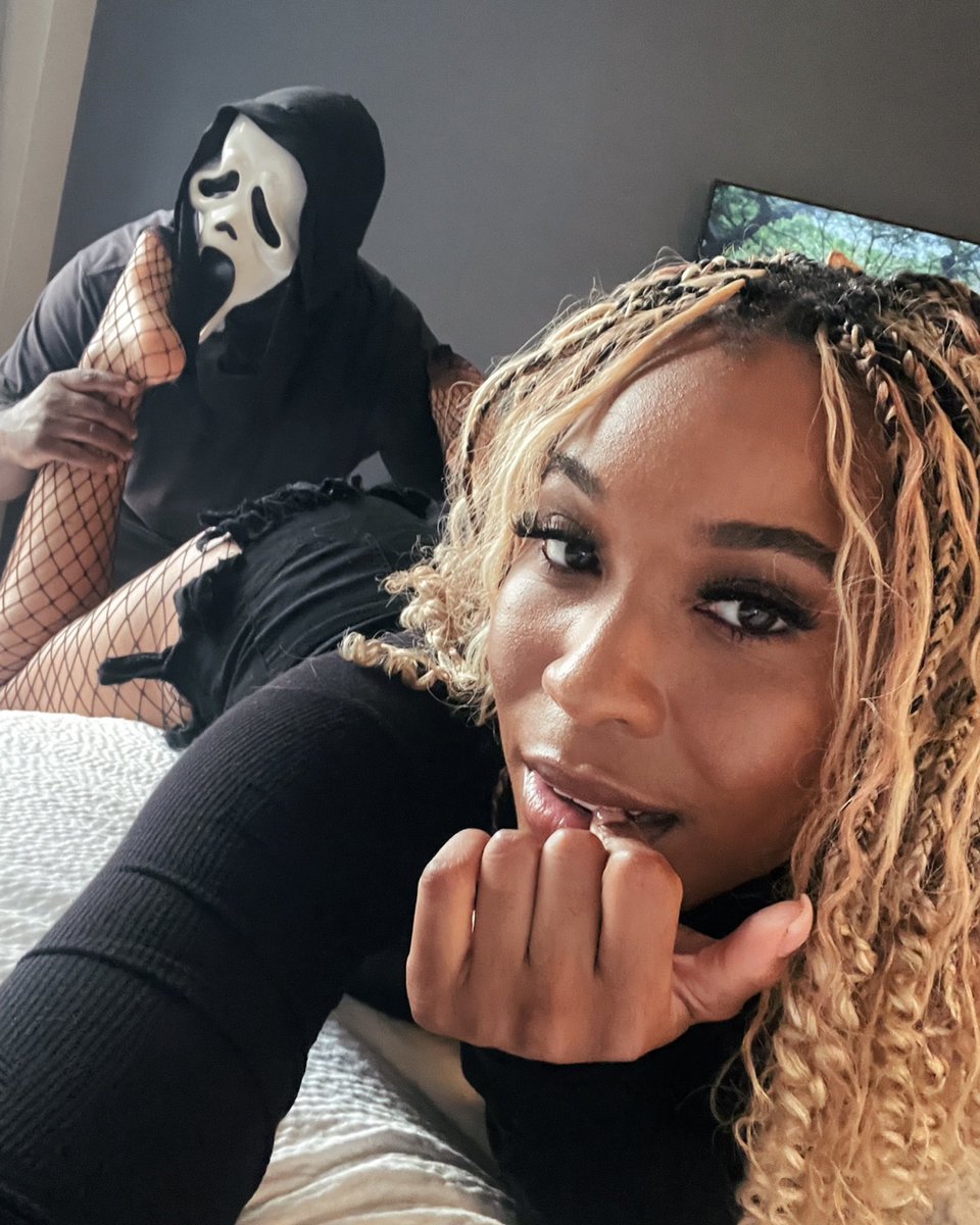 MrFootographer's tweet photo. Spooky season gets a little different around here. 👻👣 https://t.co/gcfTY1qBxZ