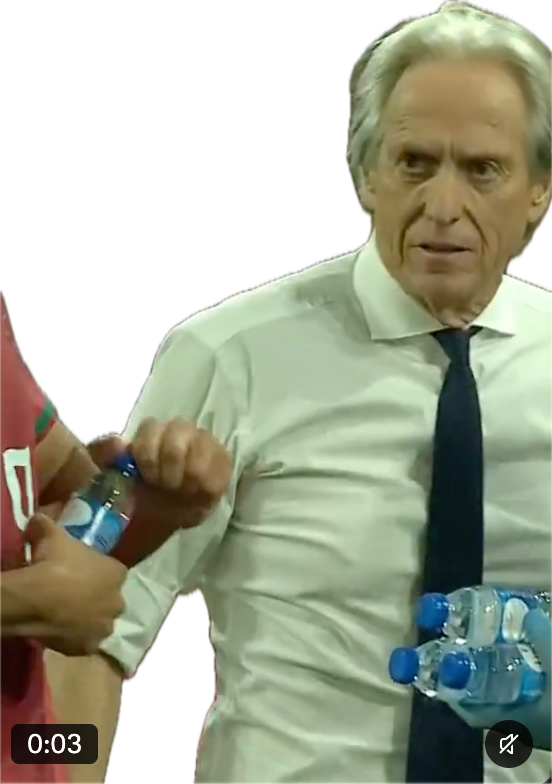 EarthlingUnit's tweet photo. @sporttvportugal Vocês são muito básicos. Com sorriso à JJ; vocês nem com inteligência artificial se salvam. https://t.co/v7QvUWaBzo