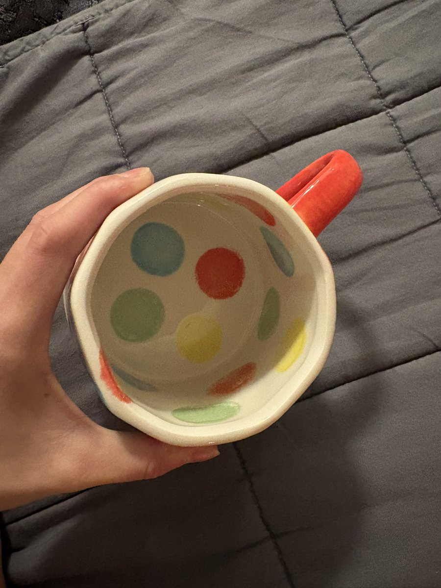 _strawbemmy's tweet photo. I MADE A CLOWN MUG AND HES PERFECT N SPECIAL IN EVERY WAY  🙂‍↕️💖 https://t.co/Bna89Q9Qfx