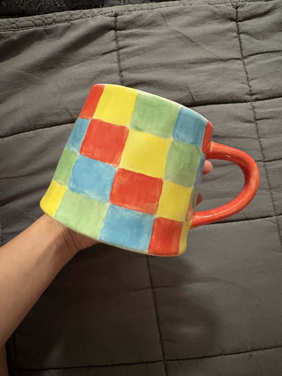 _strawbemmy's tweet photo. I MADE A CLOWN MUG AND HES PERFECT N SPECIAL IN EVERY WAY  🙂‍↕️💖 https://t.co/Bna89Q9Qfx