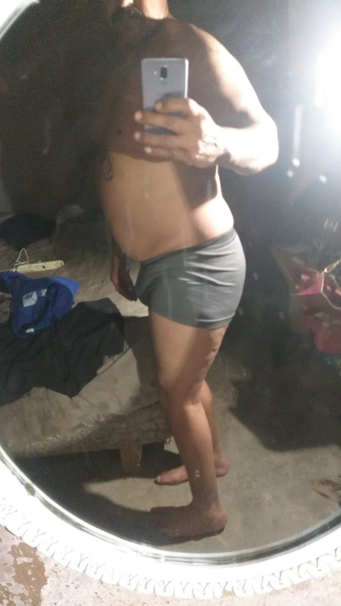 PapissCalientes's tweet photo. Cholo caliente 🔥 Buscando quien le dé verga, ¿quién se apunta?

Sígueme para más contenido @PapissCalientes 
Machos reales buscando otros machos 🧔🏻‍♂️

@ElRinconLGBT https://t.co/CECKuQikki
