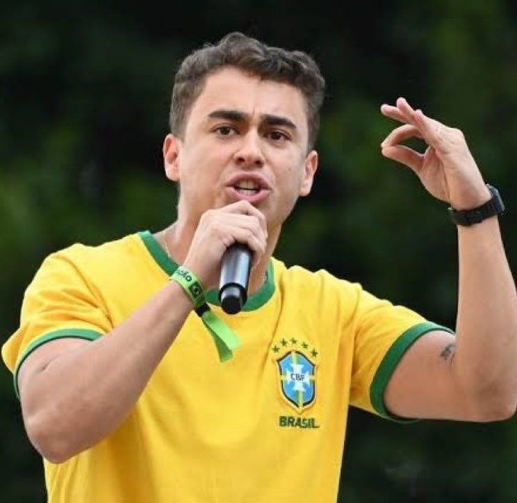 NewsLiberdade's tweet photo. 🚨URGENTE - Deputado Nikolas Ferreira chega a 2 milhões de votos e se torna o parlamentar mais votado da história do Brasil, quebrando o recorde de Eduardo Bolsonaro https://t.co/EVgqcj2V7J