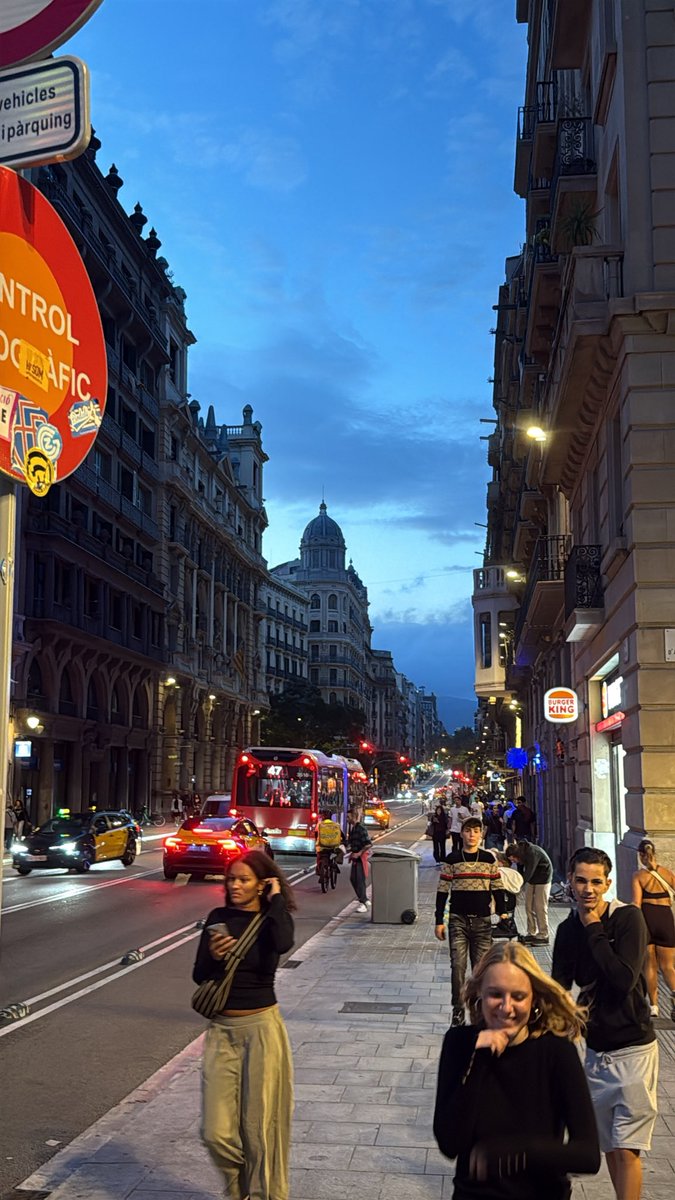 Na1f_v's tweet photo. Barcelona 🇪🇸 https://t.co/xbfV99vIMS