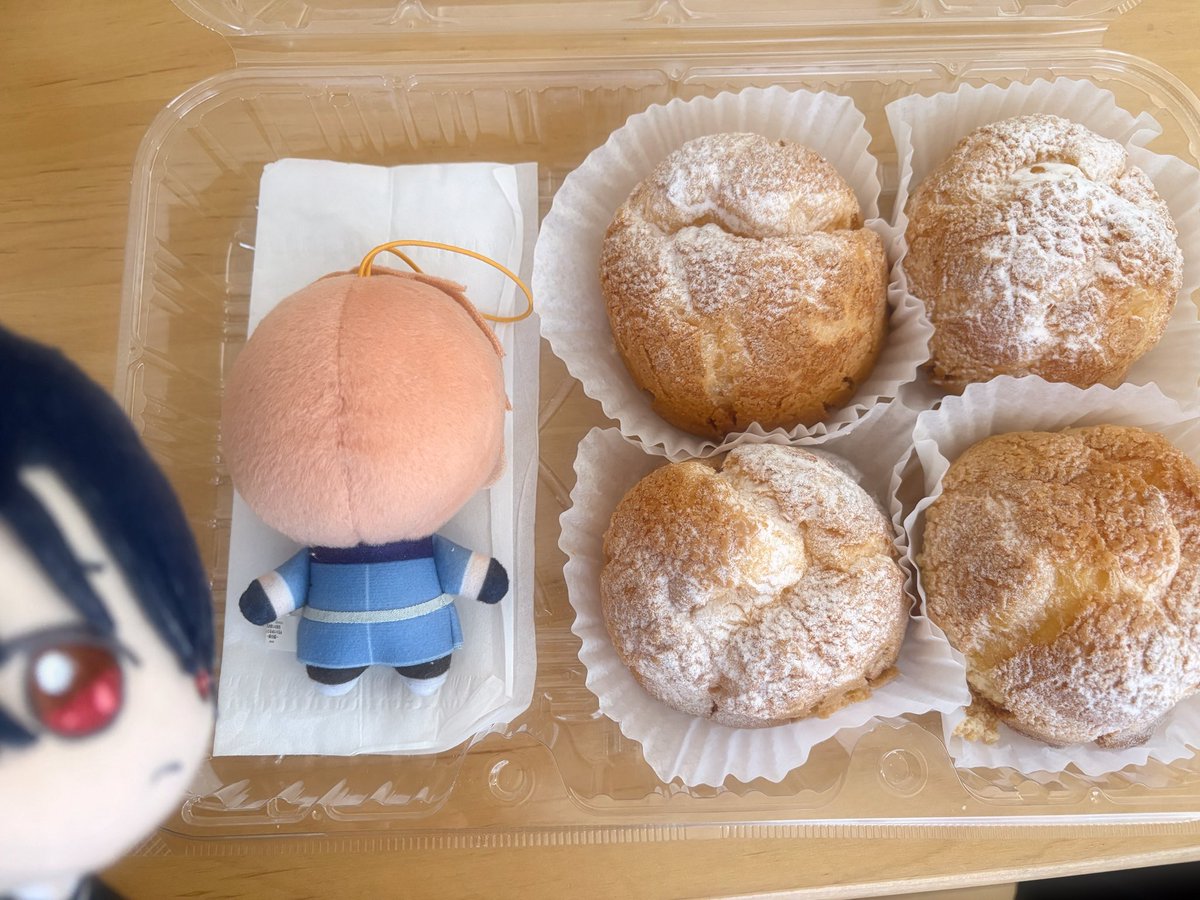 fanu_kawaii's tweet photo. #まほやく_ぬい
#月曜ぬいMorning

🍋た、たいへんだ
ひ〜すが しゅーくりーむに
まぎれてしまった

どれが ひ〜すか おれにおしえてくれ https://t.co/tm2qHsWiSS