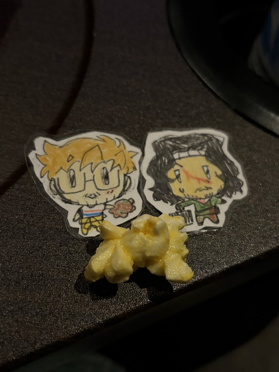 blurryclawz's tweet photo. They’re so small they only need one popcorn https://t.co/msoKSTMRRc