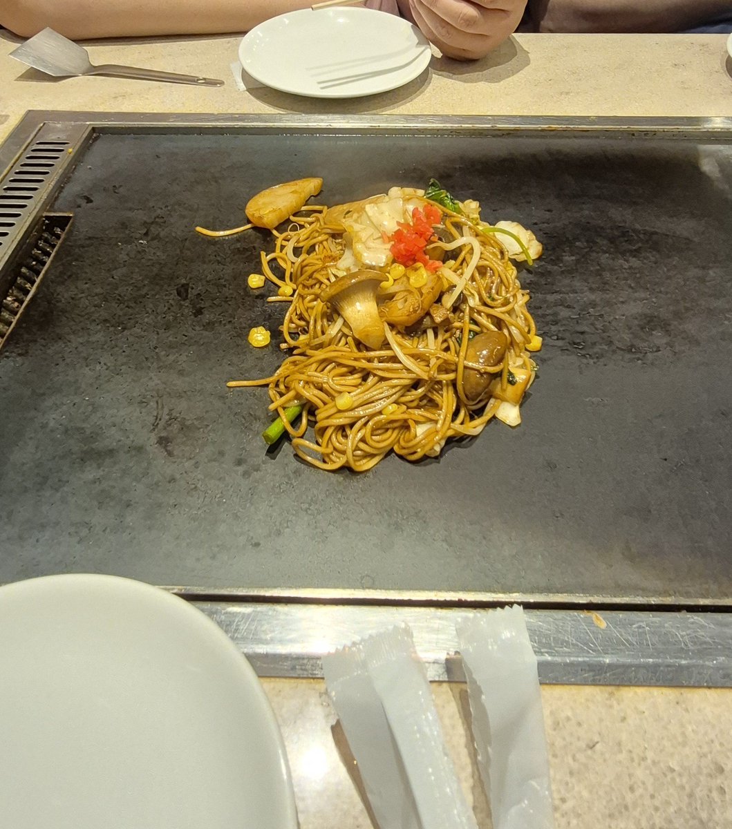 LadyKimichi's tweet photo. Went to Asakusa and had Yakisoba! ✨️ https://t.co/Yg17LSKNpC
