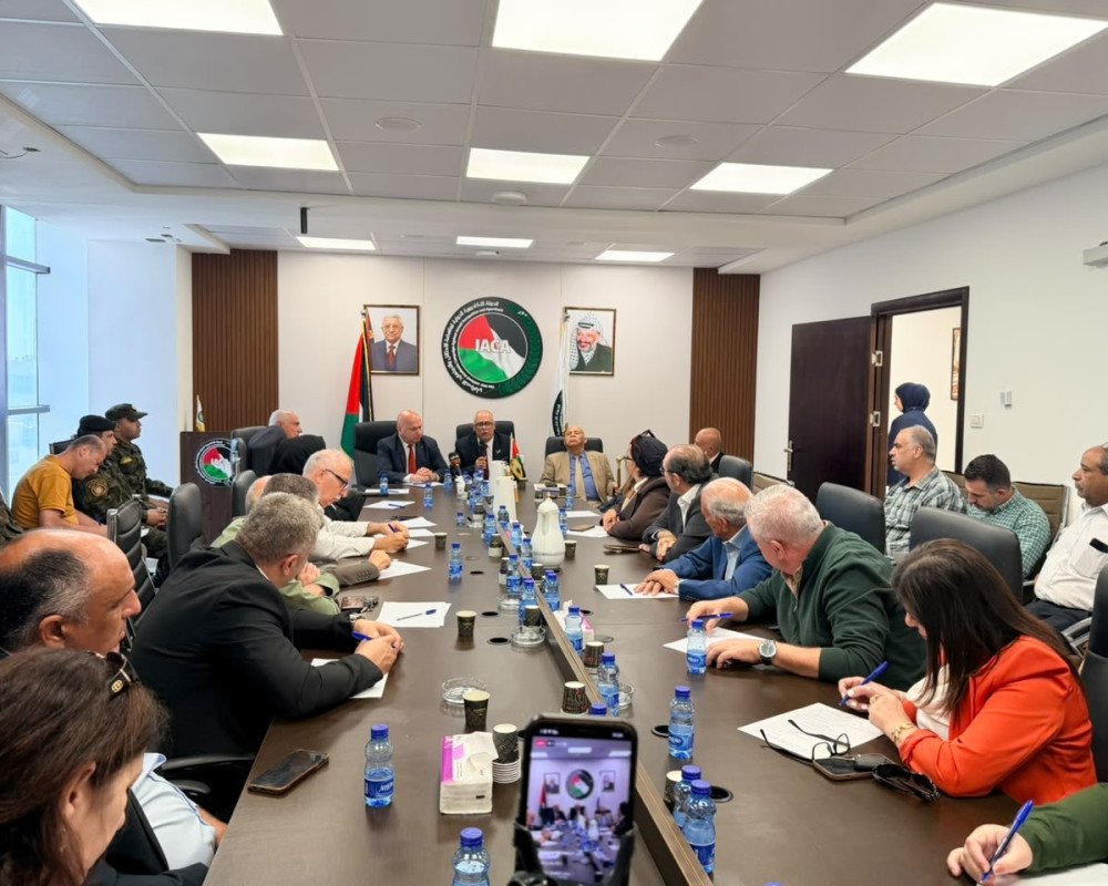 Gaza_Pa_'s tweet photo. تحولات دولية متنامية تفتح آفاقًا جديدة للقضية الفلسطينية
ندوة سياسية تؤك�� أهمية استثمار التطورات في المواقف الدولية تجاه القضية الفلسطينية وتحويل الزخم السياسي والقانوني المتزايد إلى خطوات عملية تعزز القدرة الوطنية وتدعم حضور فلسطين في المحافل الدولية وعلى أرض الواقع https://t.co/Ny3JAeeDxE