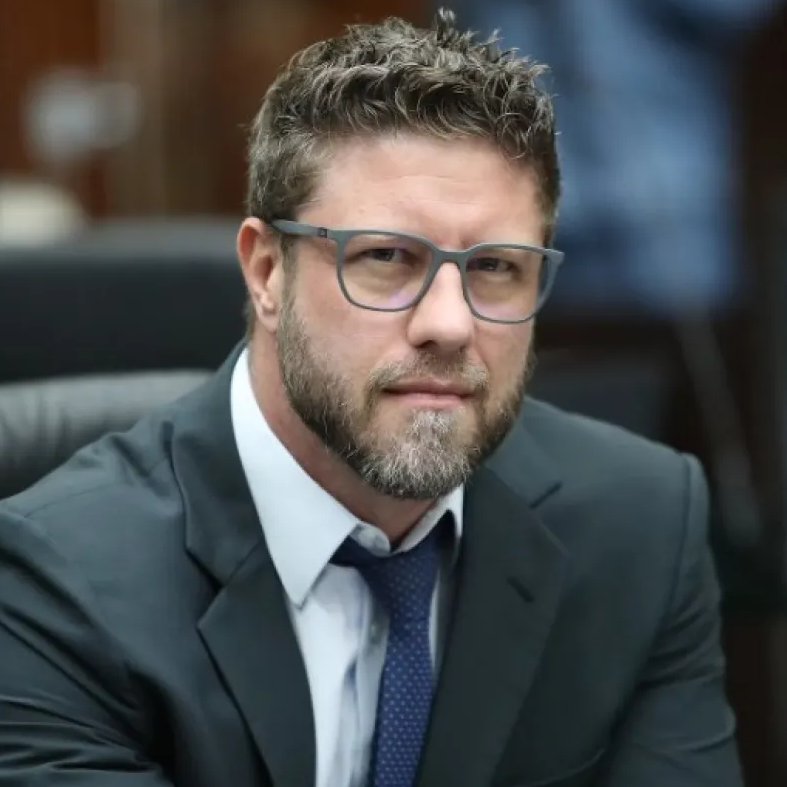 centralreality's tweet photo. Requião Filho (PDT) NÃO foi eleito Governador do Paraná. https://t.co/oFyWAa633F