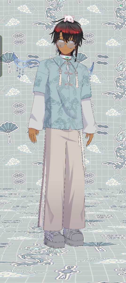 akineko021's tweet photo. ちょっと前に出たチャイナ服の仮試着🤔💭
ちょっと色合い的には似合ってないかもね〜。今回は見送りかなぁ💦
 #Reality  #配信準備中 https://t.co/RRIPZ2gfJq