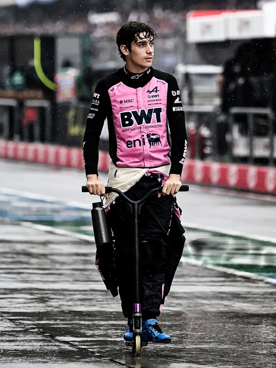 hirosaF1r's tweet photo. the rain does not concern the father and son https://t.co/i8woVzjfuY