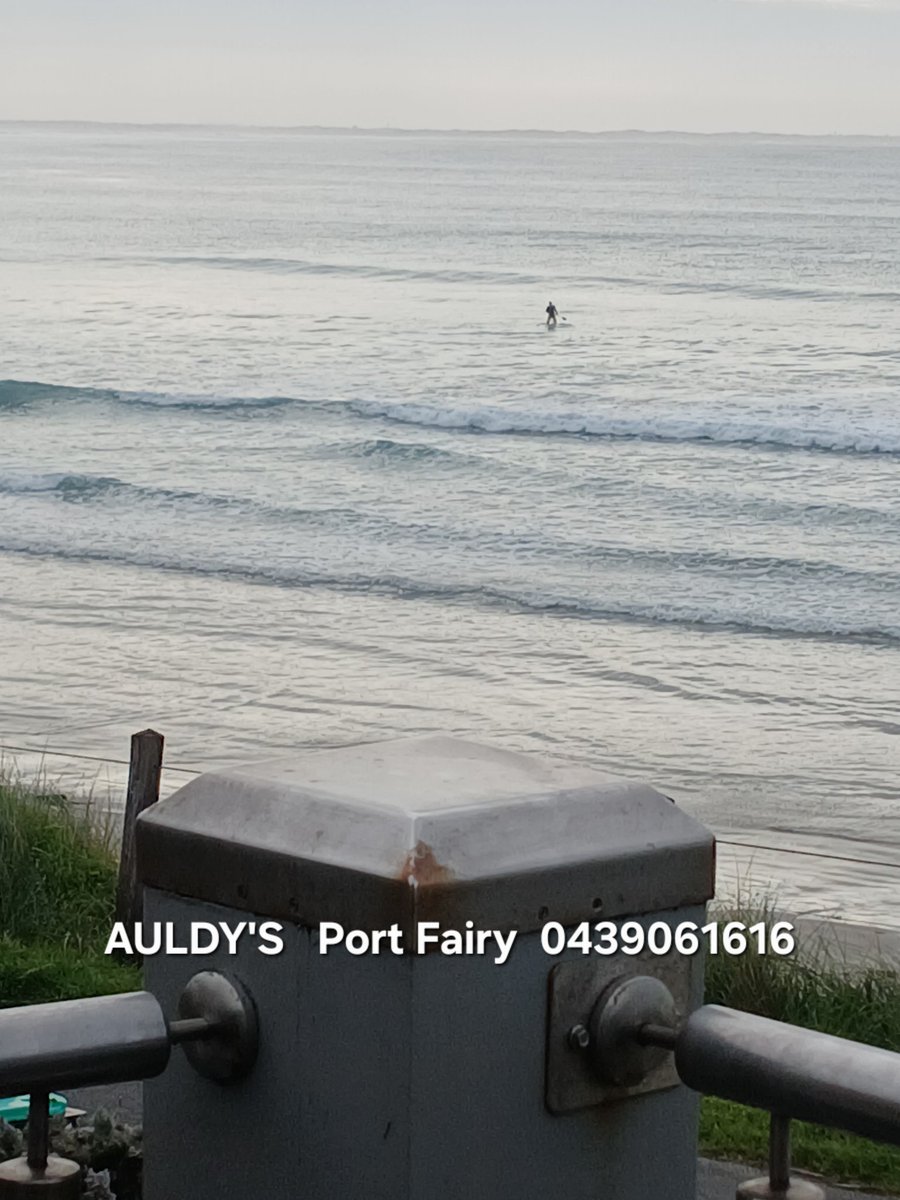 auldtim's tweet photo. Amazing October Monday morning at AULDY'S accommodation East Beach Port Fairy #happy #spring #beach https://t.co/Fdy3d5kaQ1
