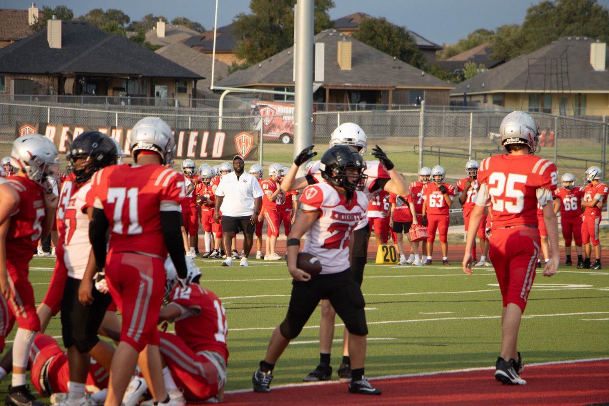 ariellecaptures's tweet photo. Freshman Red Vs. Lake Belton photo collection by Arielle Captures https://t.co/3977pGpeh2 @HHKnights_FB https://t.co/CXg9sBdx12