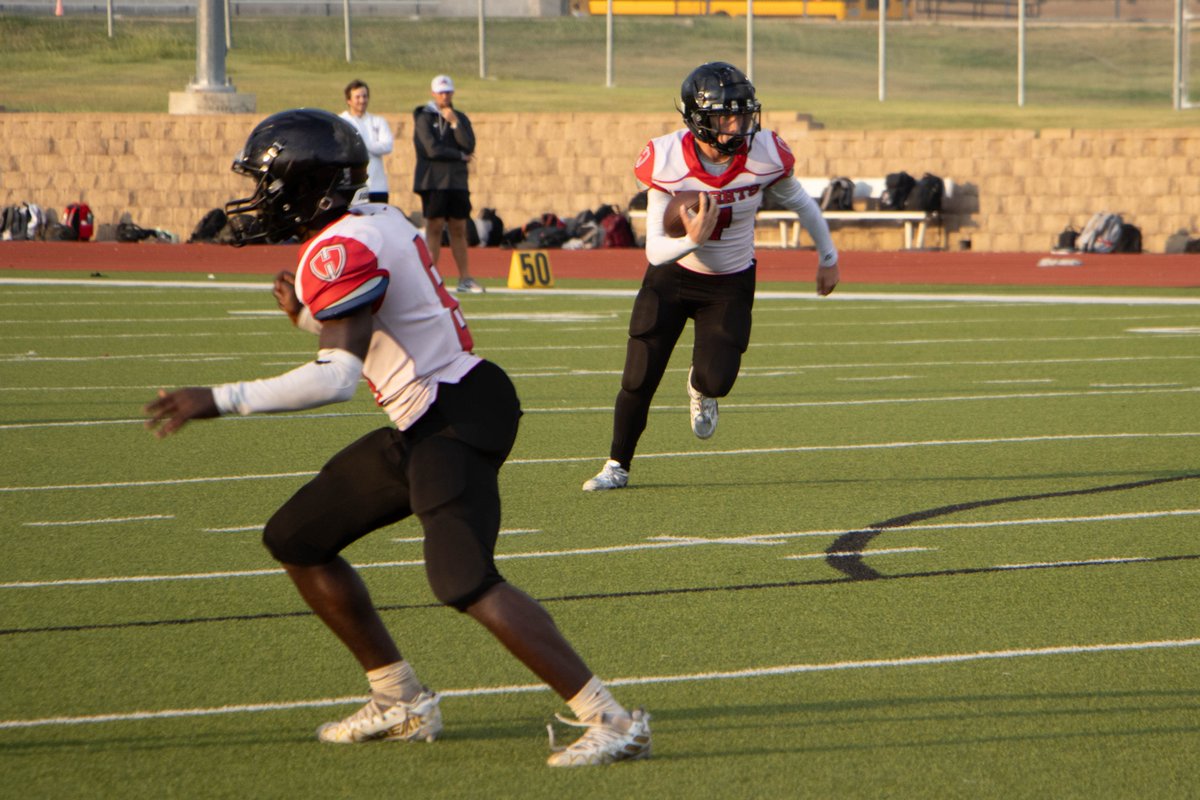 ariellecaptures's tweet photo. Freshman Red Vs. Lake Belton photo collection by Arielle Captures https://t.co/3977pGpeh2 @HHKnights_FB https://t.co/CXg9sBdx12