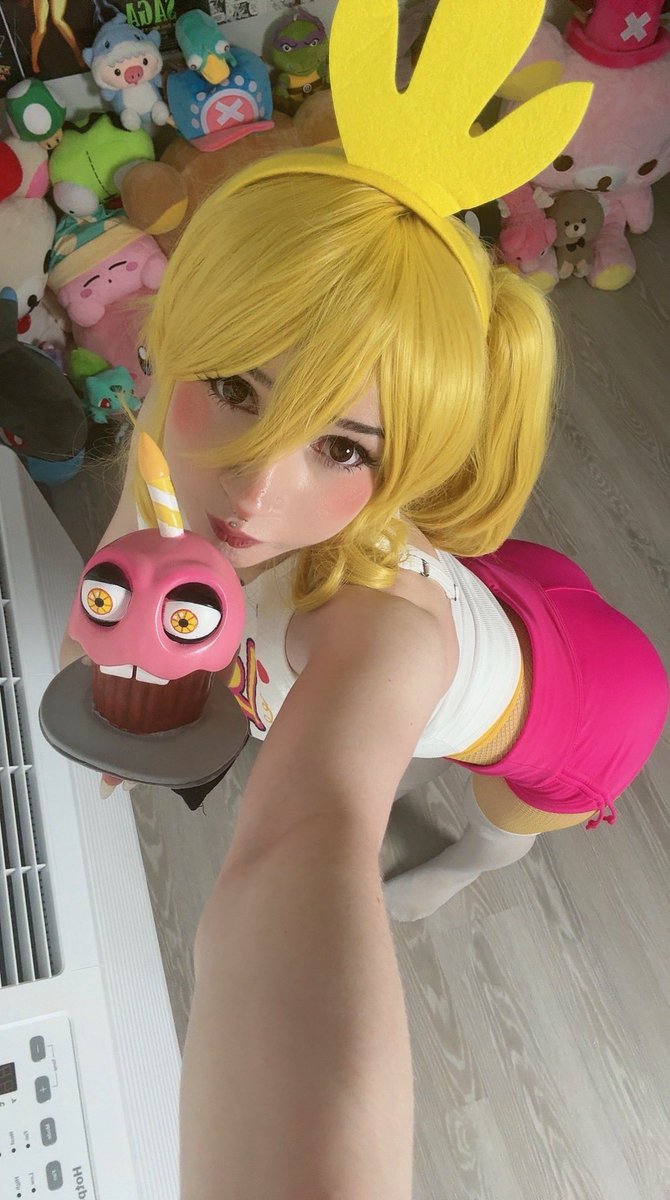 bookwormbunnii's tweet photo. Chica from Fortnite right? ☺️ https://t.co/swWonyjU0R