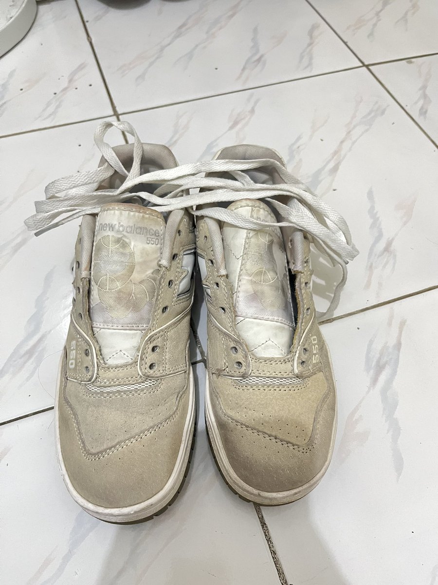 xxjymnxe's tweet photo. guys yang dom jogja beli lah sepatu preloved ku ini NB550 size 36(EU) dijamin ori bisa di scan
100k nett, yang di jogja area ugm bisa cod
dm aja buat detailnya
 #preloved #jogja https://t.co/NoQM71jIB1