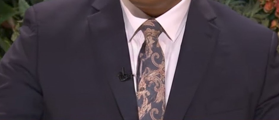 BookofMormonRDR's tweet photo. Ties that bind and connect their messengers to their messages. #generalconference https://t.co/Zx0NlZjlS8