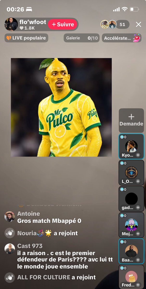 NyahBarbz's tweet photo. Je viens de tomber sur ça sur TikTok PTDRRRRRRRRRRRRRRR ILS ABUSENT DE MALADE https://t.co/ifJCLoH0N2