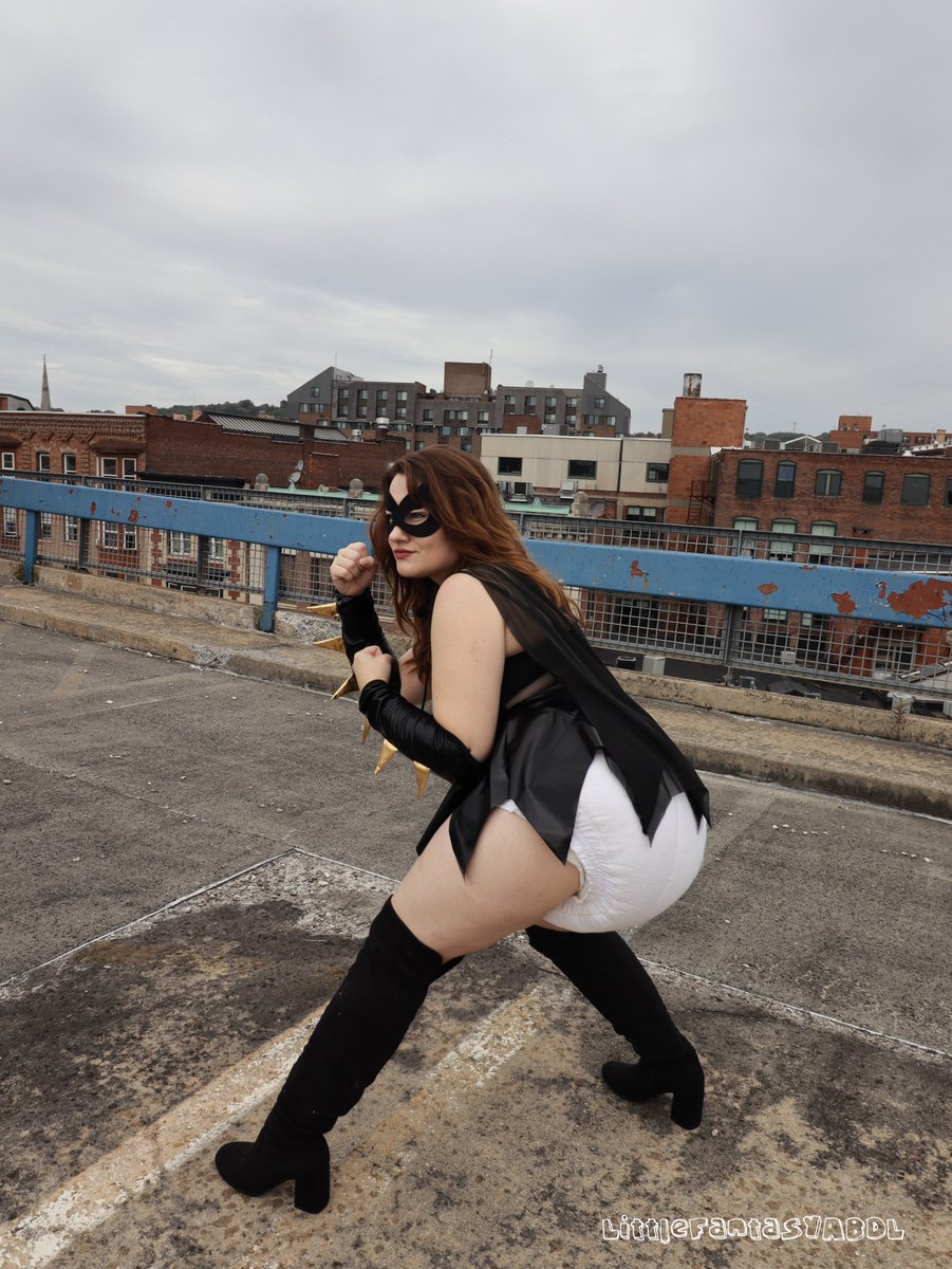 LittleFantasyab's tweet photo. Halloween Day 5 - Batgirl!

The joker hypnotized Batgirl to make her lose her potty training, but that isn't enough to stop her crime fighting! Batman doesn't seem to mind, he even started bringing diaper changes for her on their missions!

Full set of 90+ images up now on JFF! https://t.co/SxjaMgv3Ag