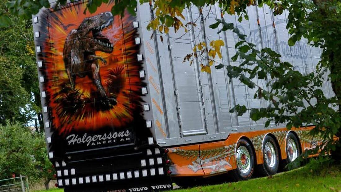 IsleMason666's tweet photo. Show stopper 
#Volvo #Volvotrucks #VolvoFHVersion3 #VolvoFHV3 #ClubV3 #Livestock #Agri #Showstopper #Dieselgypsy #Custom #Customtruck https://t.co/8lafVcHlZg
