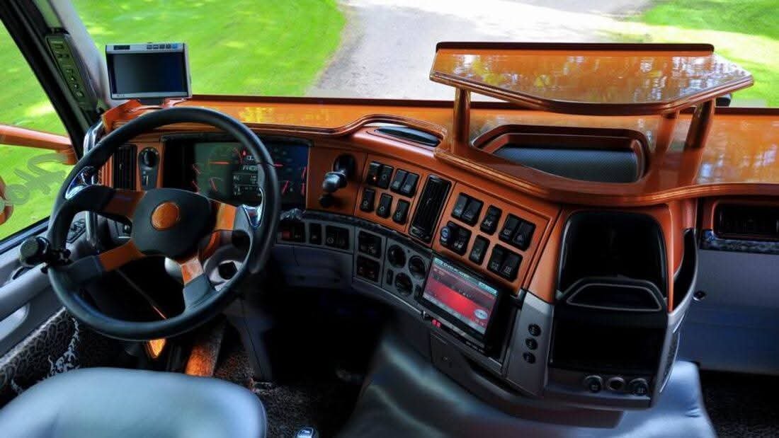 IsleMason666's tweet photo. Show stopper 
#Volvo #Volvotrucks #VolvoFHVersion3 #VolvoFHV3 #ClubV3 #Livestock #Agri #Showstopper #Dieselgypsy #Custom #Customtruck https://t.co/8lafVcHlZg