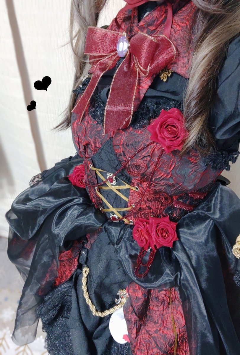 Vamp_riri928's tweet photo. こちらで参戦させて頂くよ~!!
憧れだったロリータに初挑戦しました🎀
色々魔改造して貴族っぽさを最大限に出した衣装が出来ました✩.*˚
ライブ開催本当におめでとう!!現地で全力で応援させてもらいますꉂꉂ📣
#葛葉ブラッディコーデ https://t.co/dgSRMQU7Va