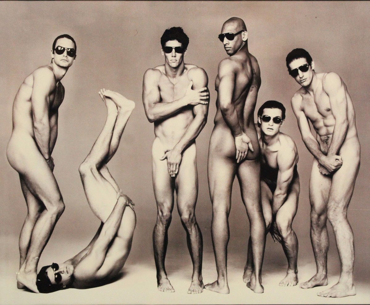 georaama's tweet photo. Marcus Schenkenberg, Eric Etebari, Rick Arango, Vladimir Mccrary, Stan Nelson, &amp; Maximo Morrone for Versace Eyewear shot by Richard Avedon (1994) https://t.co/5yw09Cvala