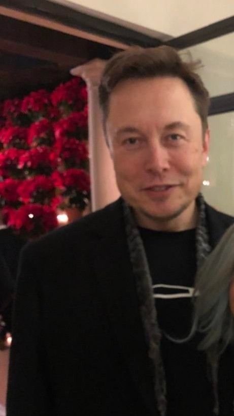 MuskXNewsfx's tweet photo. You meet Elon Musk at a party. What do you say to him? 👋 https://t.co/NeyUpoDvSh