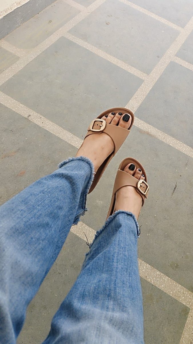 TanzilaBangesh's tweet photo. @dommepriya Look at this heavenly feet. These are not only feet these are my Oxygen &amp; source of living. https://t.co/ApY9o410ko