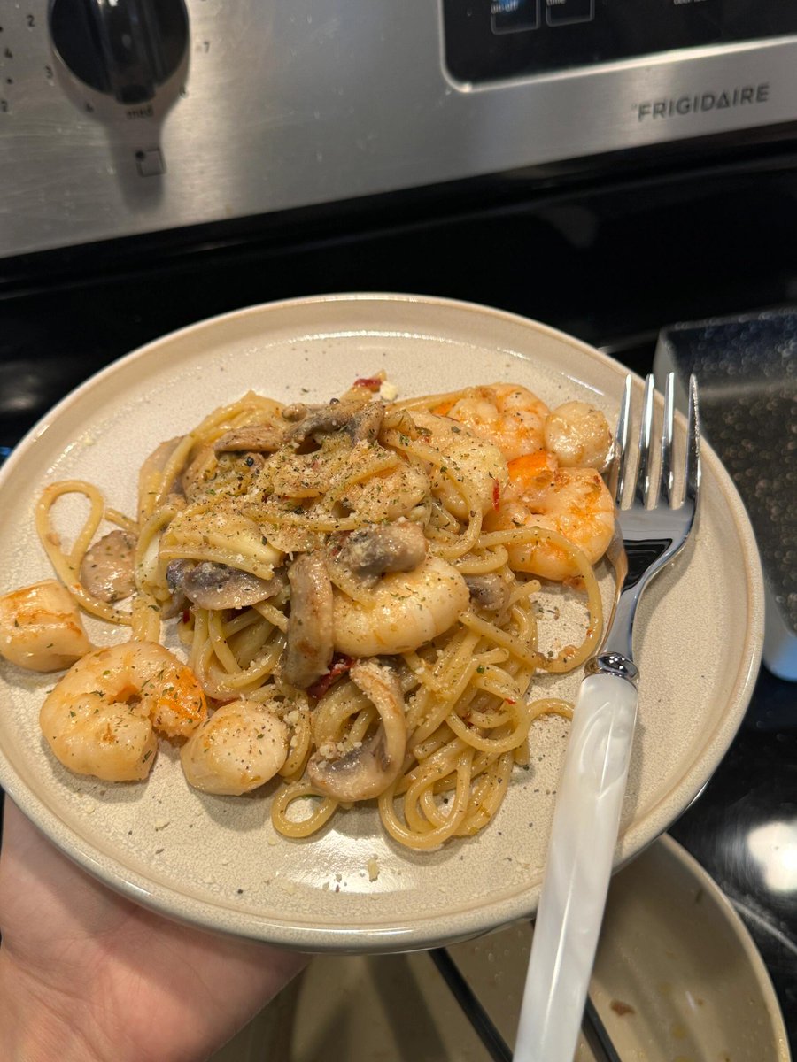 VesperNight_'s tweet photo. It’s delicious https://t.co/6tIJNZ0Xml
