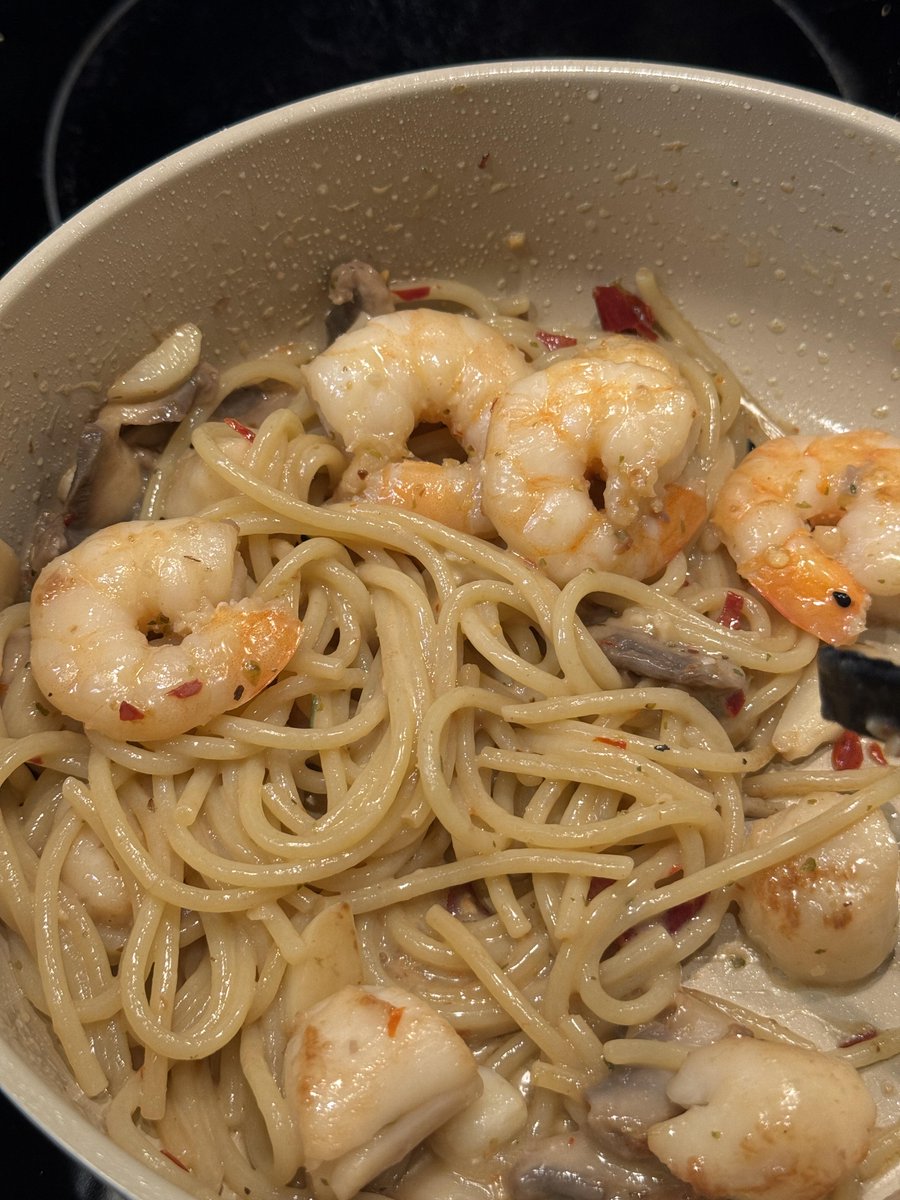 VesperNight_'s tweet photo. It’s delicious https://t.co/6tIJNZ0Xml