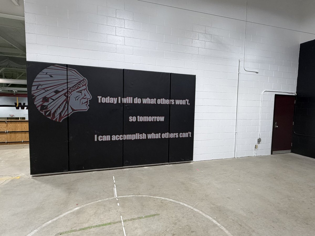 LebanonAthDept's tweet photo. The ‘Upper Deck’ at the Braden Athletic Center will remain the indoor batting cage facility for Lebanon Baseball and Softball. To pay homage to the old gym, the pads from under the baskets were placed upstairs. #OpeningSoon #PrivatelyFunded https://t.co/Ewdu4GvEbu