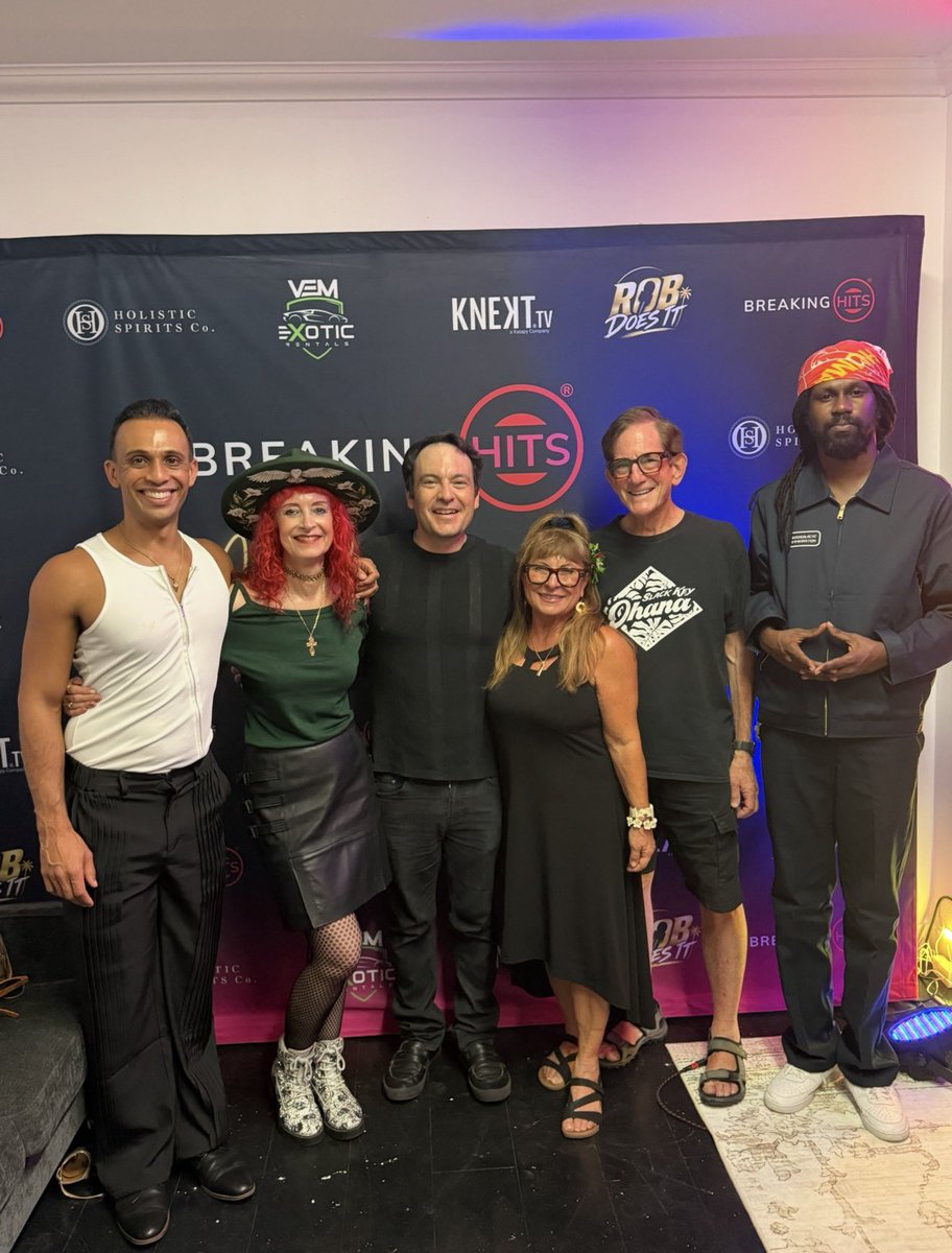 ReMattei's tweet photo. Such a great afternoon in Hollywood! 🎶 Loved performing songs from Stories Lived at the Breaking Hits 2nd Annual Artist Collective Showcase and connecting with so many talented artists. ✨

#BreakingHits #Americana #CaliforniaEvents #StoriesLived https://t.co/I62MK87SXN
