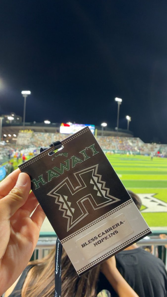 _Blesssix's tweet photo. Great experience watching the braddahood play against San Jose State! #TYJ #AG2G

@UH_mpo2 @WarriorAccess @ursua05 https://t.co/bYBKGU8oqM